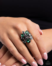 Load image into Gallery viewer, Carefree Corsage - Green