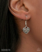 Load image into Gallery viewer, Vintage Showdown - Silver