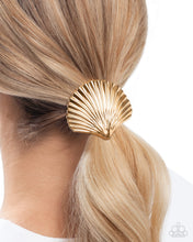 Load image into Gallery viewer, Short Seashell - Gold
