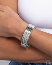 Load image into Gallery viewer, Glistening Getaway - Silver
