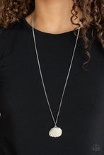 Load image into Gallery viewer, Show And Shell - Silver
