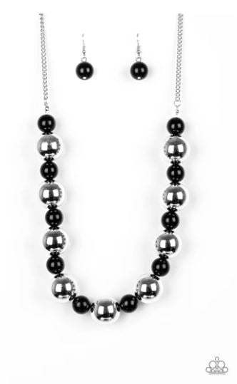 Top Pop black necklace